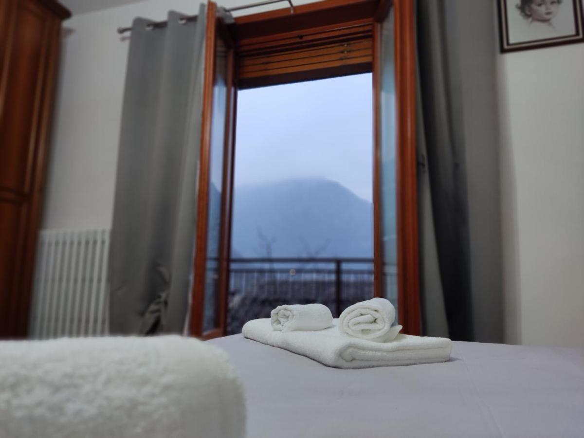 Casa Vacanza Il Corbetto Di Michela & Matteo Locana Exteriör bild